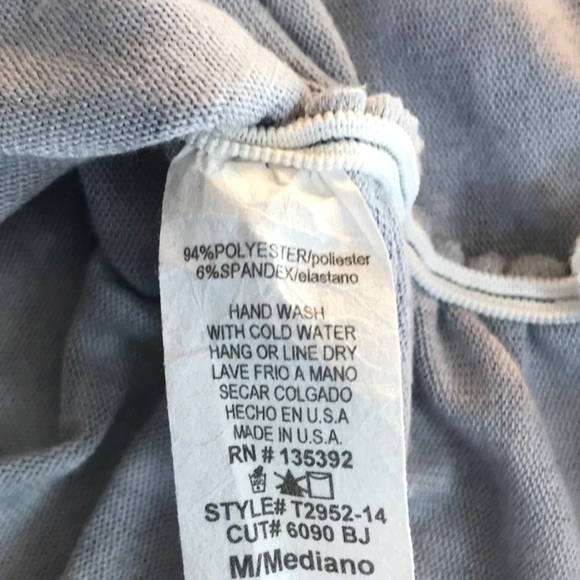 Ladies lightweight sweater with embellishments. Size medium. - Picture 4 of 4